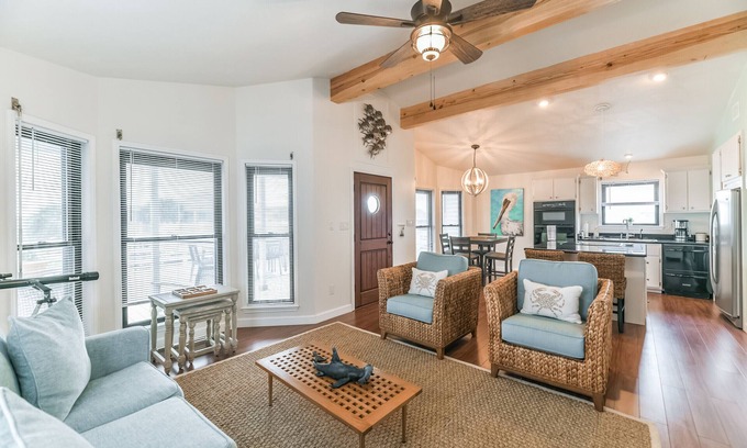 Galveston House | Grab your fishing poles and enjoy the view!