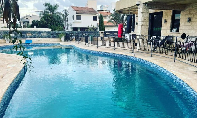 Holon House | Grace Holon Villa & Pool