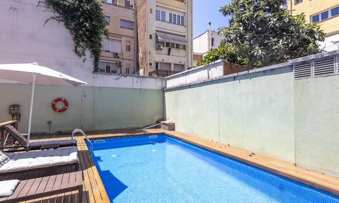 la Vila de Gracia Apartment | Gracia Penthouse: Pool and Terrace. Sleeps 6