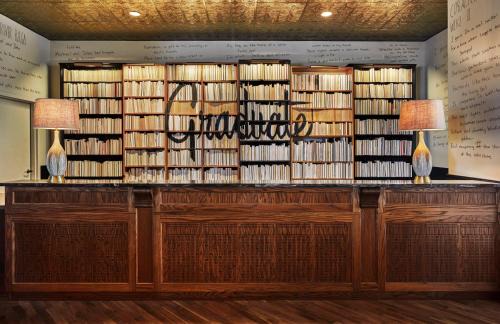 Iowa City Hotel | Graduate by Hilton Iowa City