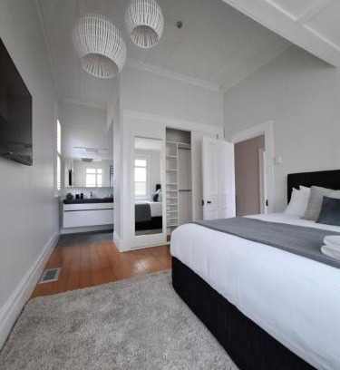 Grafton Villa | Grafton House Villa Oasis, Central Auckland