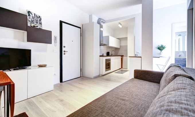 Historic Center Apartment | Gramsci 2 Apartment by Wonderful Italy