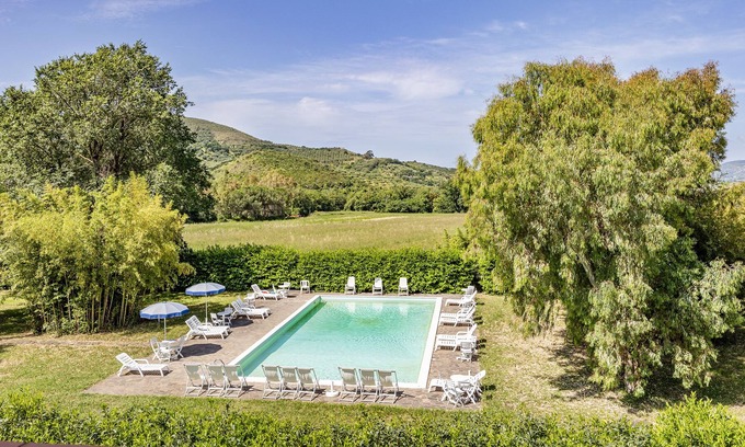 Ceraso Apartment | Granaio Orzo In Fattoria Con Piscina, Ceraso, Italy