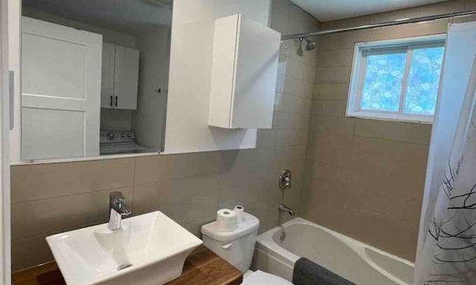 Vieux-Moulin Condo | Grand 4,5 rénové à neuf près de bus et autoroute!