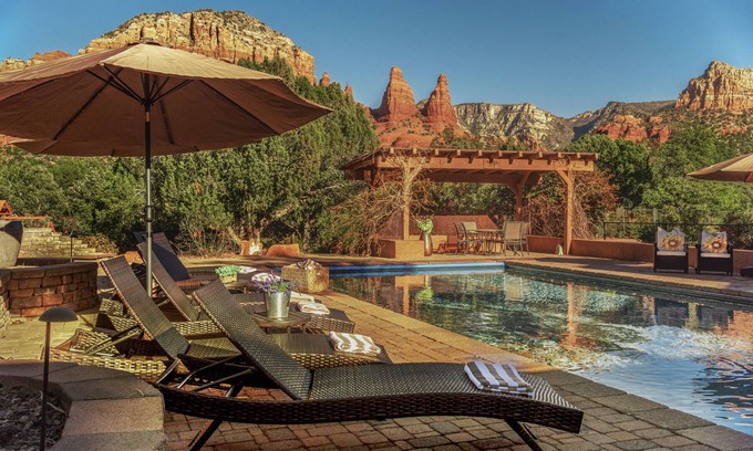 Sedona House | Grand Estate: Pool/Tennis/Pickleball/Golf/Firepit/Hot Tub on 6 Private Acres!