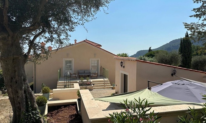 Magagnosc Condo | Grand Gîte 7 Personnes Avec Accès Piscine Partagée
