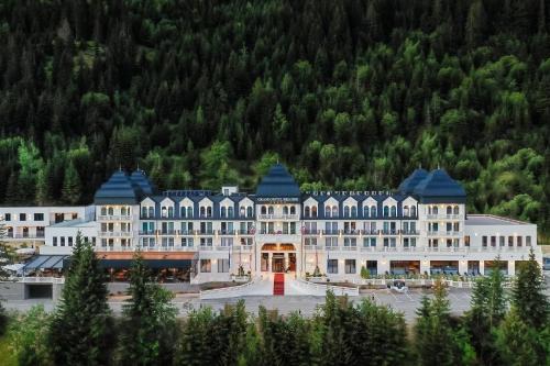 Vitomiricë Hotel | Grand Hotel Belushi