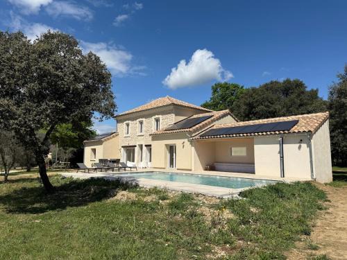 Valreas Villa | Grand Mas provençale rénové avec piscine