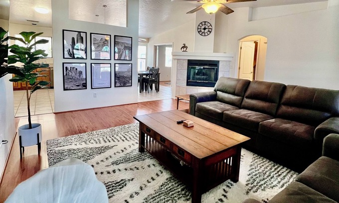 Prescott House | Grand Residence: Spacious Luxury (3 bed/2 bath)