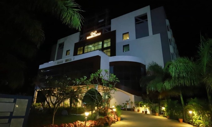 Latur Hotel | Grand Sarovar Portico