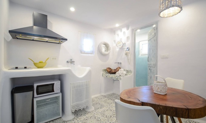 Plaka Bed & Breakfast | Grand Sea View Signature Suite with Jacuzzi