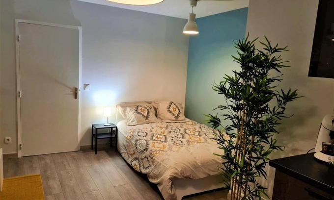 Charpennes - Charmettes Apartment | Grand Studio Lyon Villeurbanne Proche Metro - Wifi
