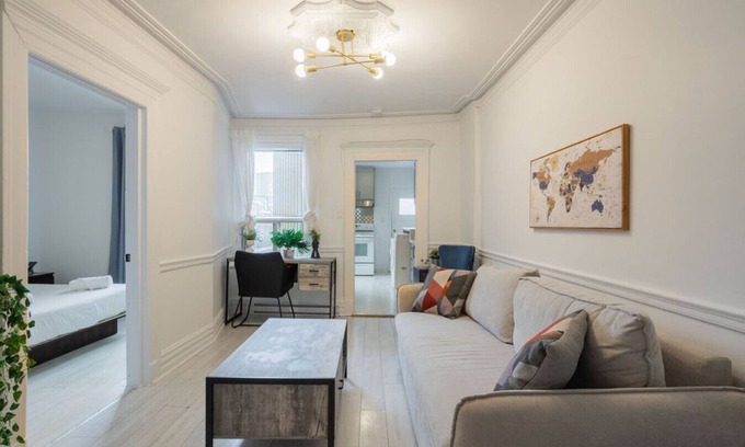 Griffintown Apartment | Grand Urban | 4BR Luxe Loft in Griffintown