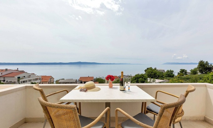 Drasnice Apartment | Grand view apartment with 2 bedrooms/bathrooms, balconies with sea view