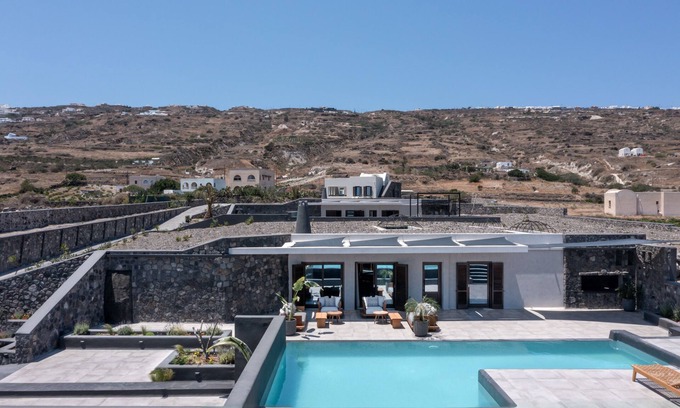 Kamari Villa | Grand Villa 6 Bedrooms with Private Pools