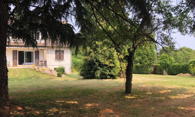 Quincy-Voisins House | Grande Maison au Calme Grand Jardin Proche Disney, Paris, Idéal Pour JO 2024