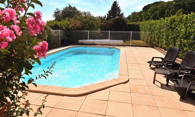 Sauzet House | Grande Maison Familiale - Calme Absolu - Espaces Prives - Piscine - Spa