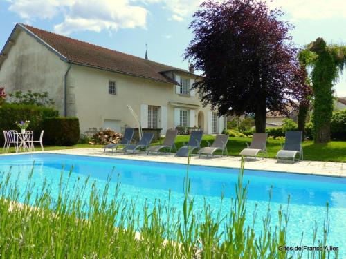 Le Mayet-de-Montagne House | Grande maison contemporaine avec piscine privée, proche lac, randonnées et activités de loisirs - FR-1-489-134
