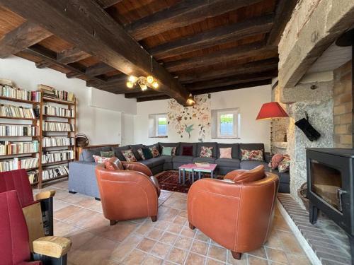 Trezelles House | Grande maison rénovée avec jardin clos, idéale pour familles et amis, équipements variés, animaux acceptés - FR-1-489-50