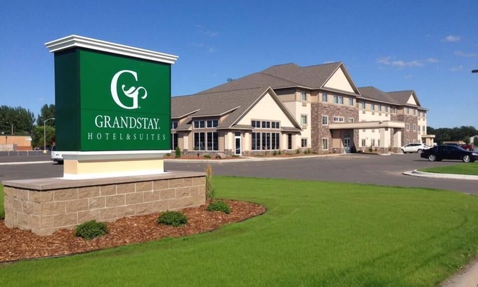 Thief River Falls Hotel | Grandstay Hotel Suites Thief River Falls