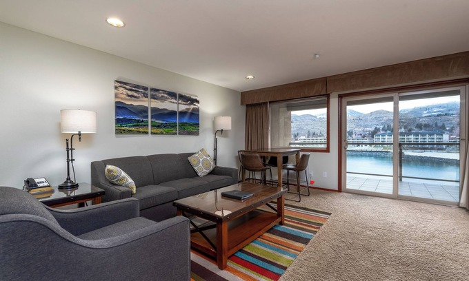 Chelan Condo | Grandview 645 Waterfront condo on Lake Chelan