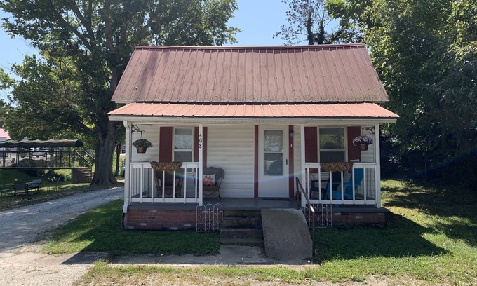 Huntsville House | Granny’s Kitchen bed & breakfast.