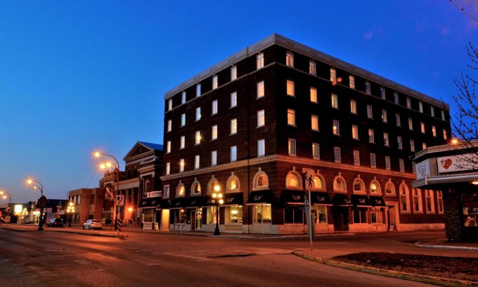 Moose Jaw Hotel | Grant Hall Hotel