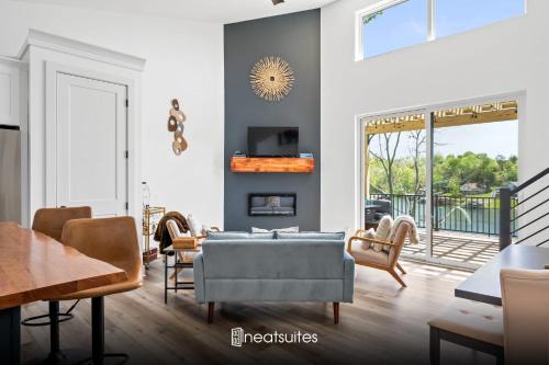 Williamstown House | Grant's Point Lake House