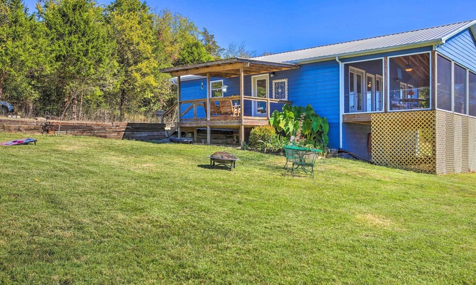Granville Cottage | 'Granville’s Blue Cottage' Porch & River View!