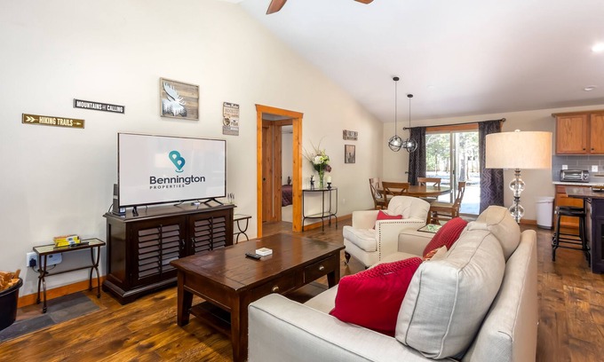 Three Rivers House | Great 3 Bedroom Home with Huge Fenced in yard, Dog Friendly - SAVA69