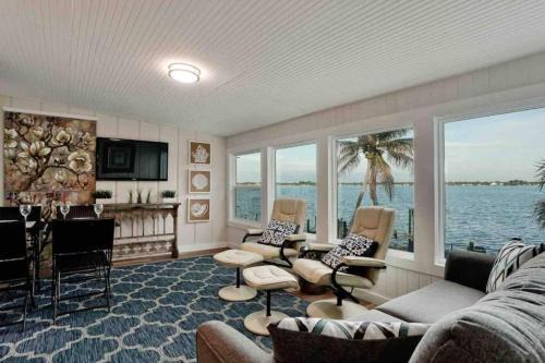 Englewood Villa | Great After Milton-magnificent Waterfront-gs