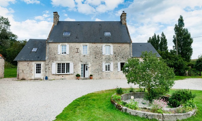 Isigny-sur-Mer Cottage | Great Ancient Renovated with fireplace and billiards