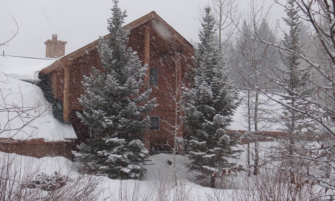 Columbine Lake House | Great Fall rates at Columbine Lake with fishing and nearby Purgatory Ski Area.