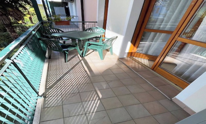 Rosapineta Apartment | Great flat in a residence with pool in Rosolina