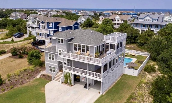 Kitty Hawk House | Great for Families, Salt Water Pool, Sea & Sound Views, Quiet Gated Caul-De-Sac
