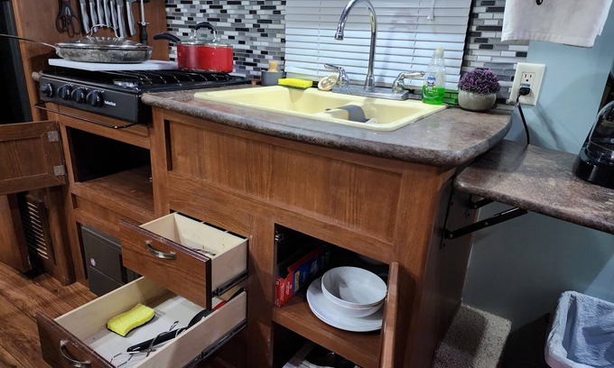 Edgebrook House | Great For Long Stays! Private And Cozy