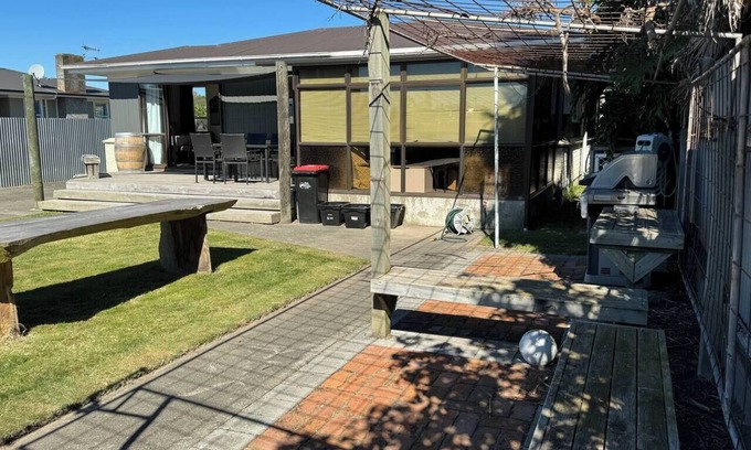 Taradale House | Great House - Family Fun & Pet Friendly