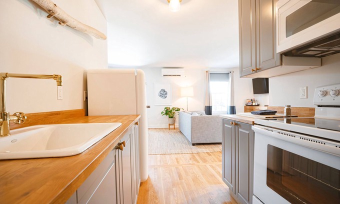 New Castle Apartment | Great Island Inn: A Boutique Apartment Hotel