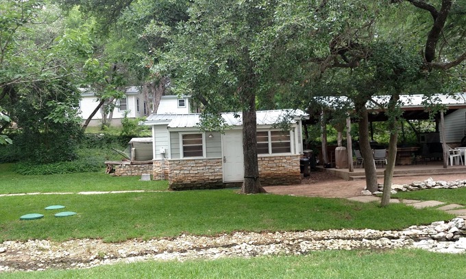 Clifton House | Great 'Lake House #2' Just Yards From Marina & Lake Access