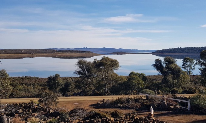 Tods Corner House | Great Lake: Unique, Secluded and Breathtaking Highland Views