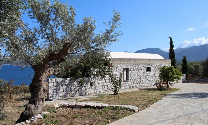 Karvelas House | Great located, extravagant holiday house above the sea | Lakonia, Peloponnese