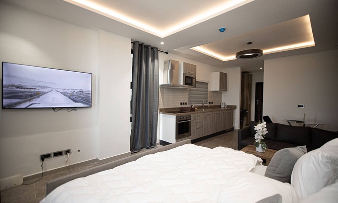 Cantonments Apartment | Great Location,10 minutes drive from Kotoka Int Airport ,Accra 90 usd a night