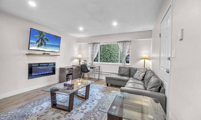 Pemberton Heights House | Great Location in North Vancouver only few minutes to Downtown Vancouvern