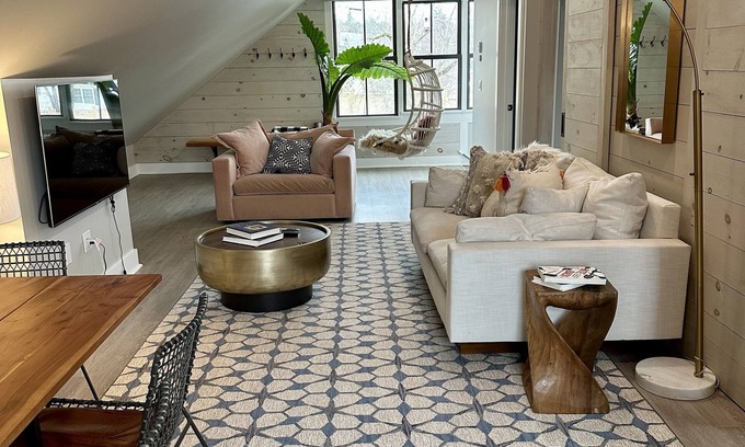 Middlebury - Warren Apartment | Great Location! Cozy Two Bedroom Apartment in the Heart of Middlebury