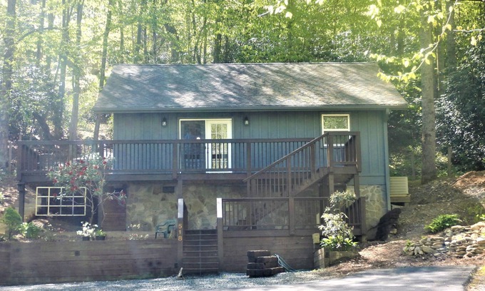 Mill Ridge House | Great Location in the High Country