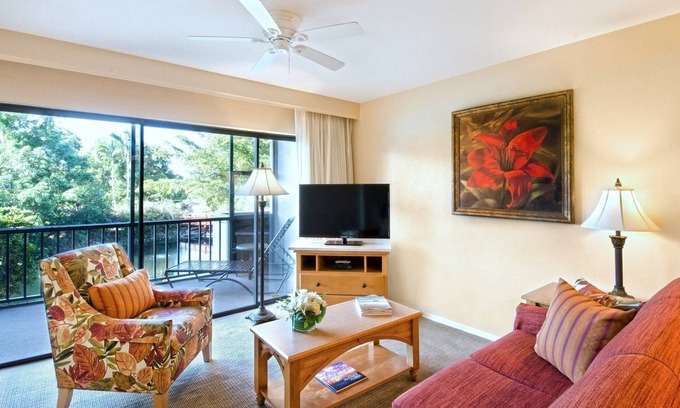 Park Shore Condo | Great Location! Modern Suite with Private Balcony