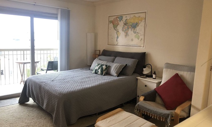 Marina del Rey Apartment | Great location right at the beach!