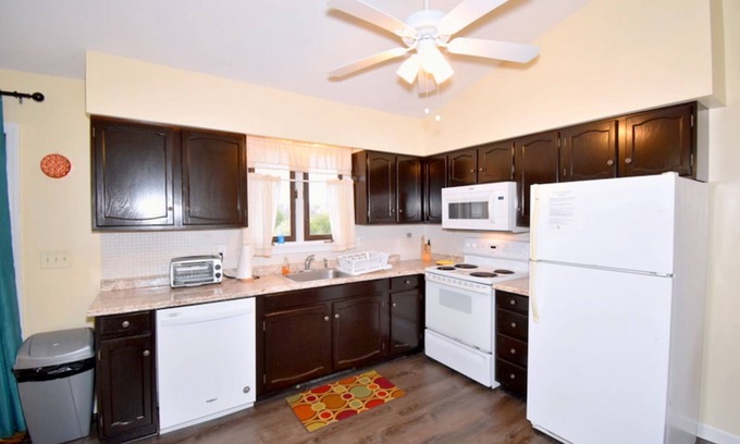 Eastward Look House | Great Location! Walk to Scarborough Beach!