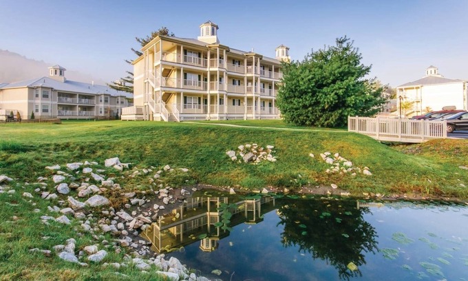 South Lee Hotel | Great Place - 2 BD - Kitchen - Pool