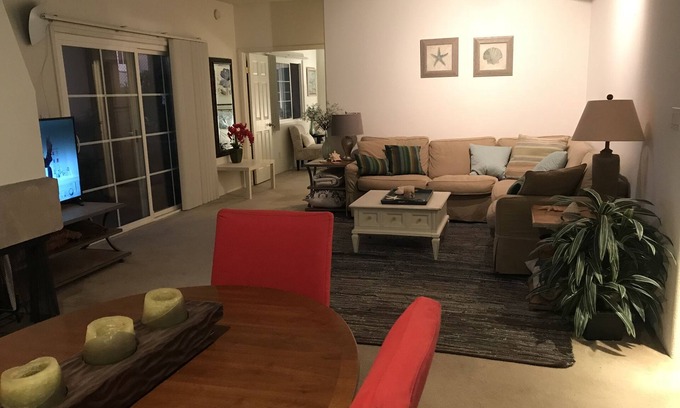 Central Scottsdale Condo | Great Scottsdale Location - Pool, Wifi, Fully furnished & more